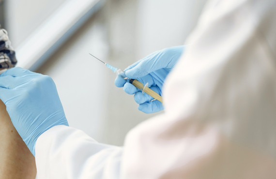 Cancer patients should receive COVID-19 vaccine as soon as possible