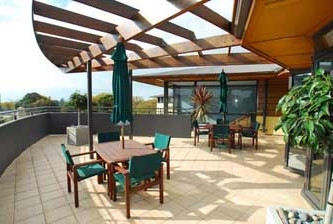 Domain Lodge Auckland outdoor area